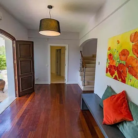 Sleeps 8 With Pool Air Con And Wifi Villa *