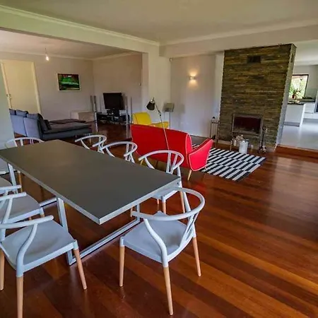 Villa Sleeps 8 With Pool Air Con And Wifi