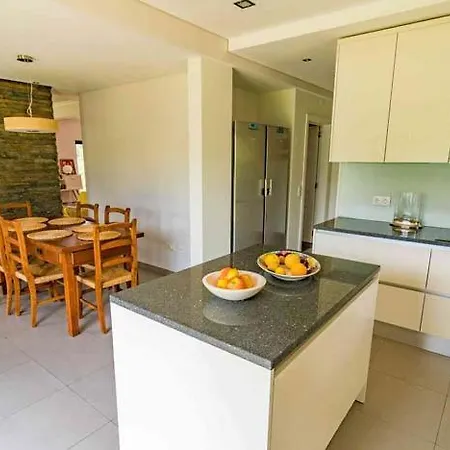Sleeps 8 With Pool Air Con And Wifi Βίλα Almancil